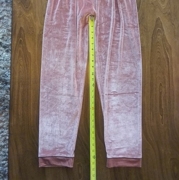 SHEIN Velvet Blush Pajamas ☺ 💤 Size Small - Picture 15 of 16